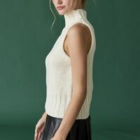 WHITE SLEEVELESS TURTLENECK SWEATER TOP