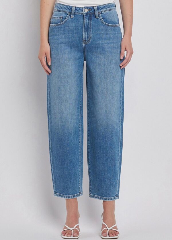 MEDIUM WASH HIGH WAISTED BARREL LEG JEANS