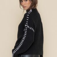 BLACK OVERSIZED RIBBED KNIT SWEATER WITH WHITE BLANKET STITCH CONTRAST