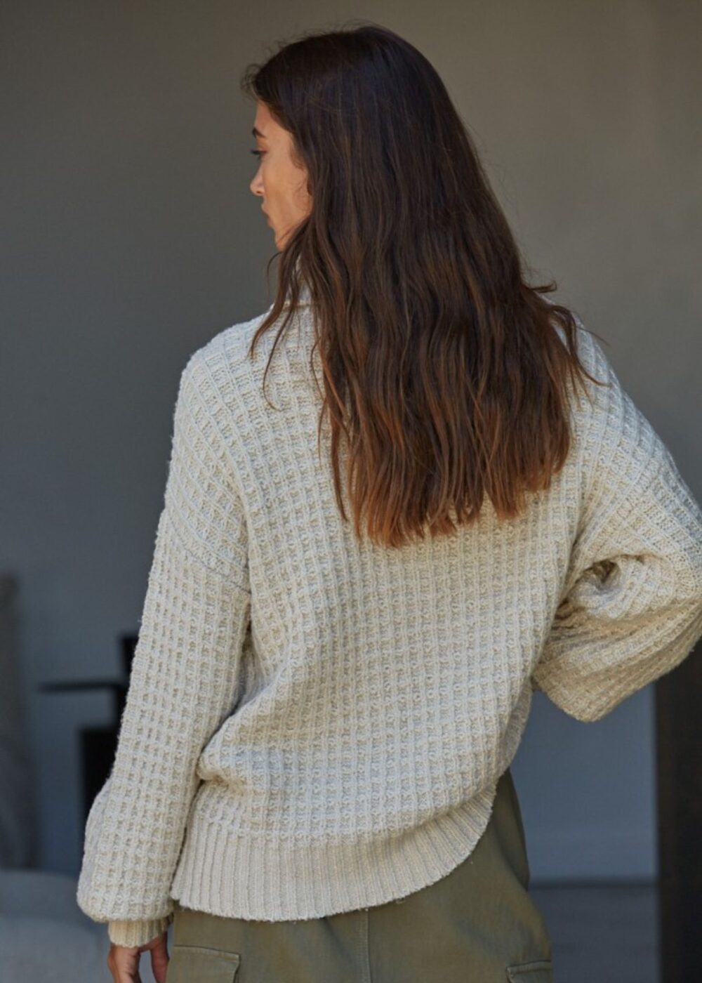 NATURAL OVERSIZED WAFFLE KNIT TURTLENECK SWEATER