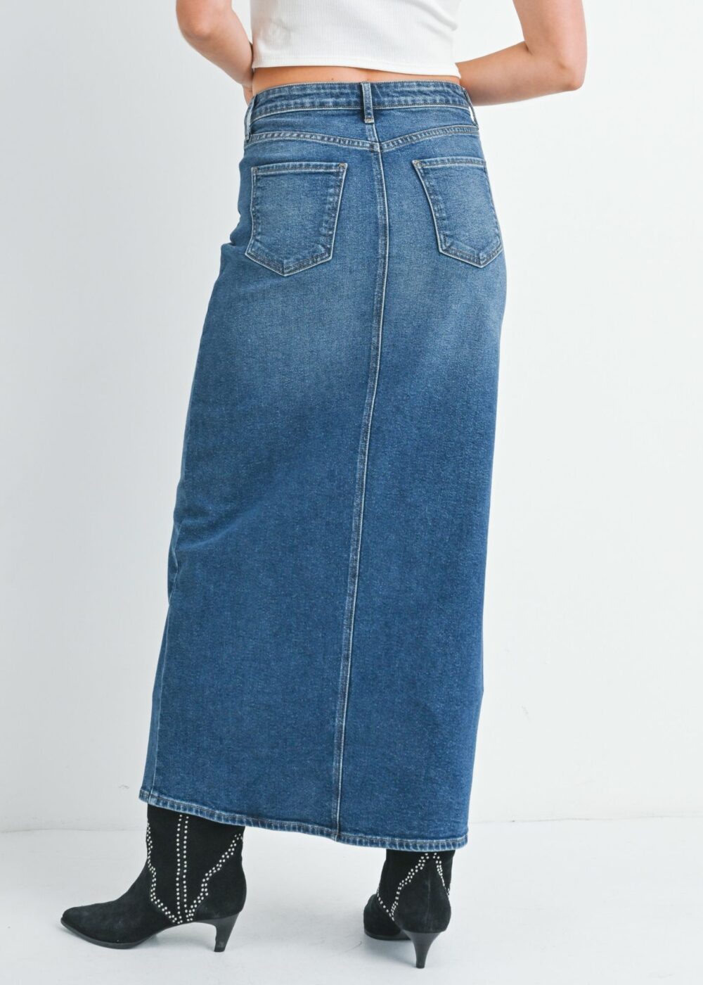 MEDIUM WASH DENIM MAXI SKIRT