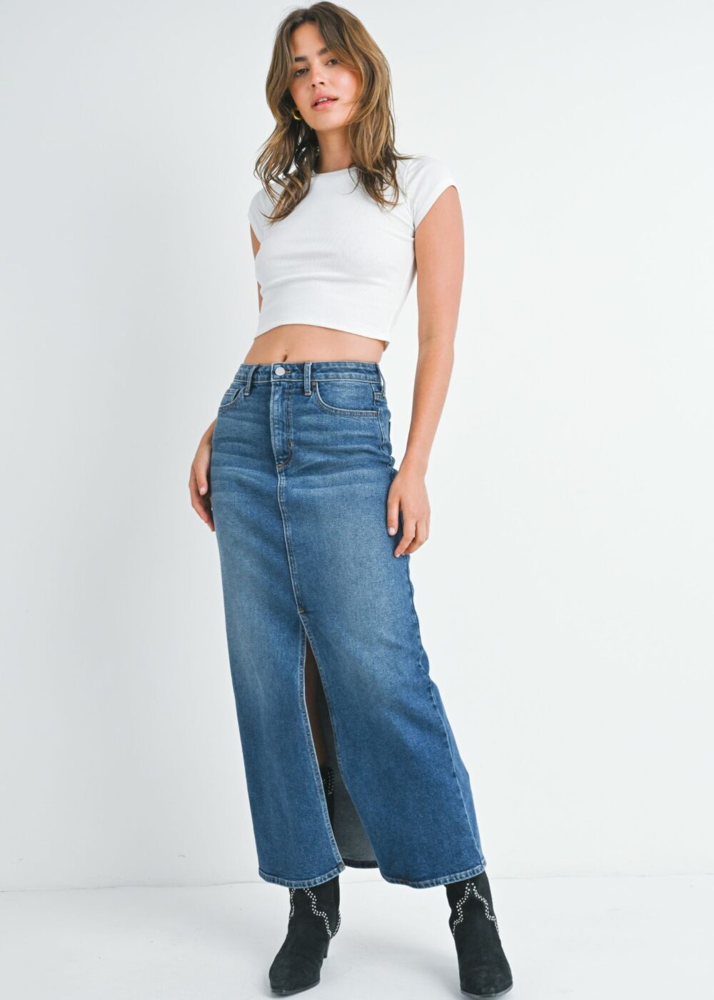 MEDIUM WASH DENIM MAXI SKIRT