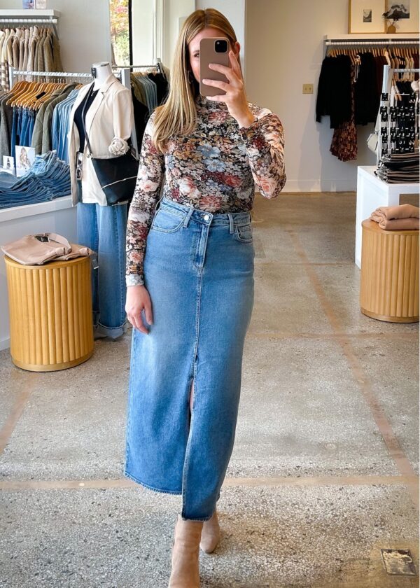 MEDIUM WASH DENIM MAXI SKIRT