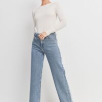 LIGHT WASH STRAIGHT LEG JEANS