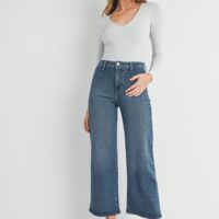 DARK WASH CROPPED WIDE LEG JEANS