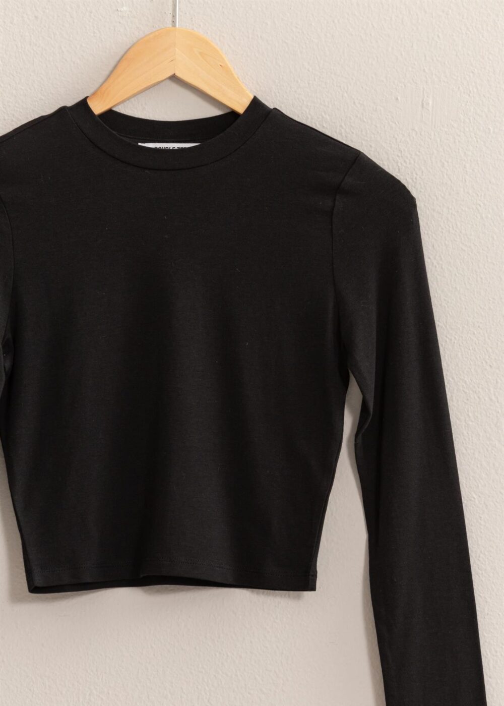 BLACK LONG SLEEVE CROP TOP