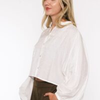 WHITE BALLOON SLEEVE BUTTON UP TOP