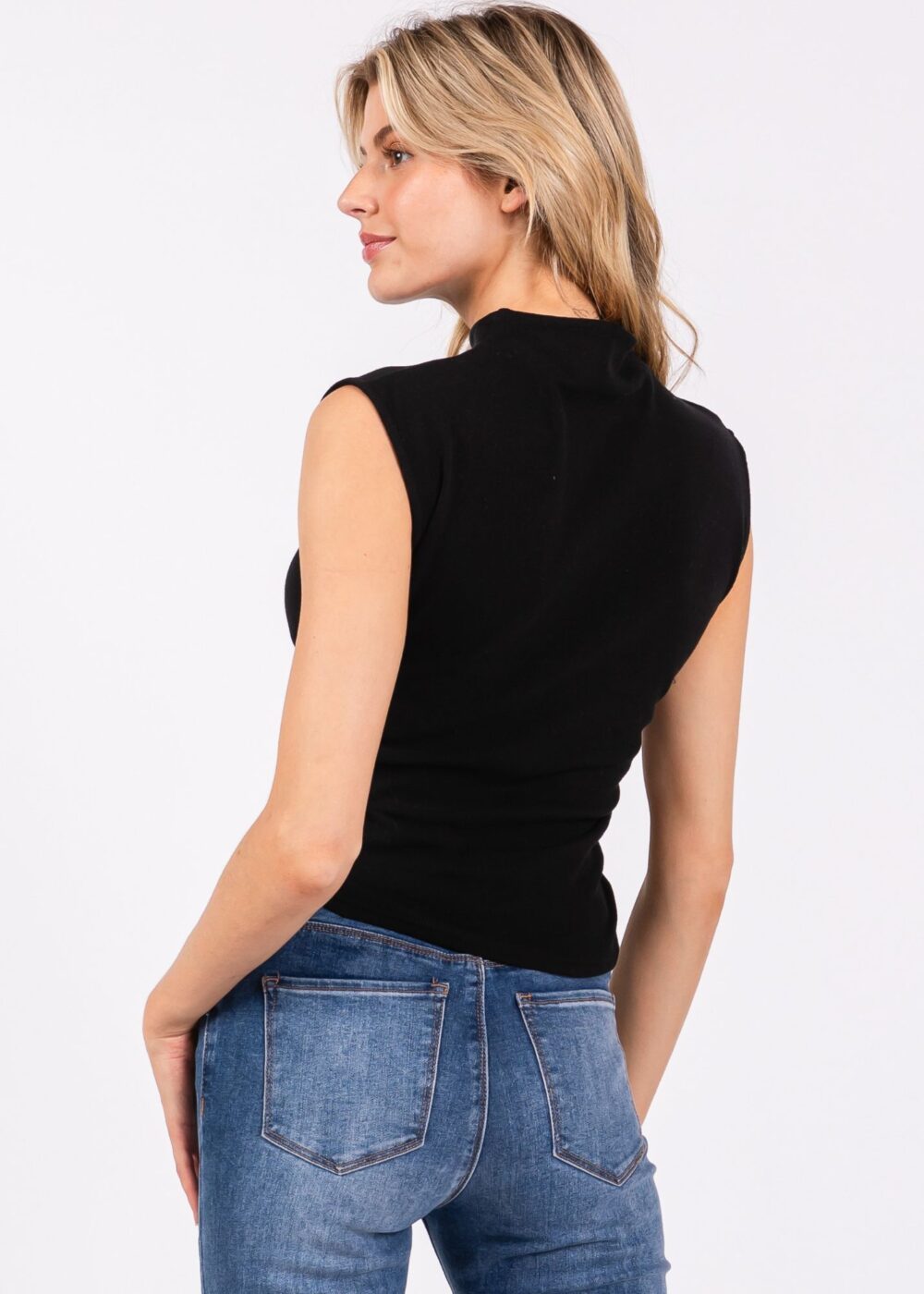 BLACK RUCHED RIB KNIT TOP