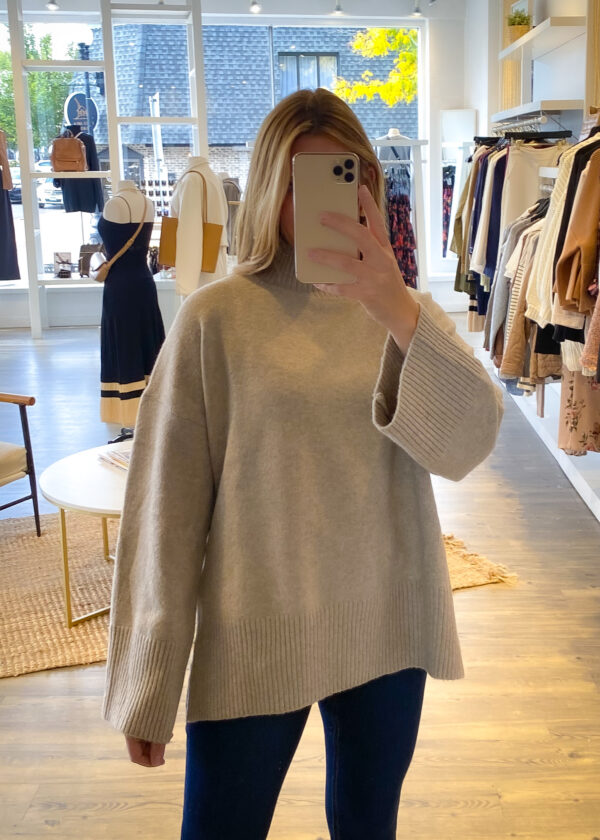 TAUPE OVERSIZED SWEATER