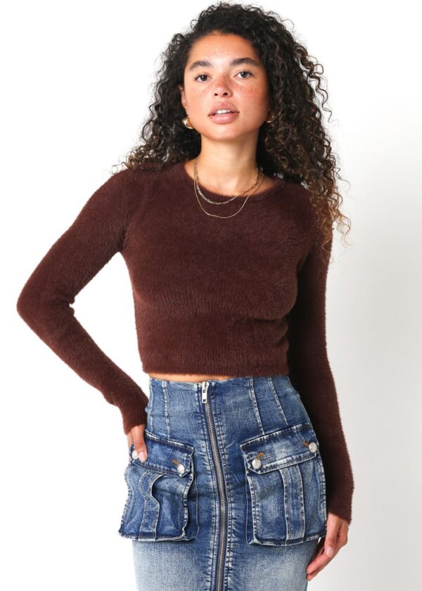 BROWN CROPPED FUZZY SWEATER