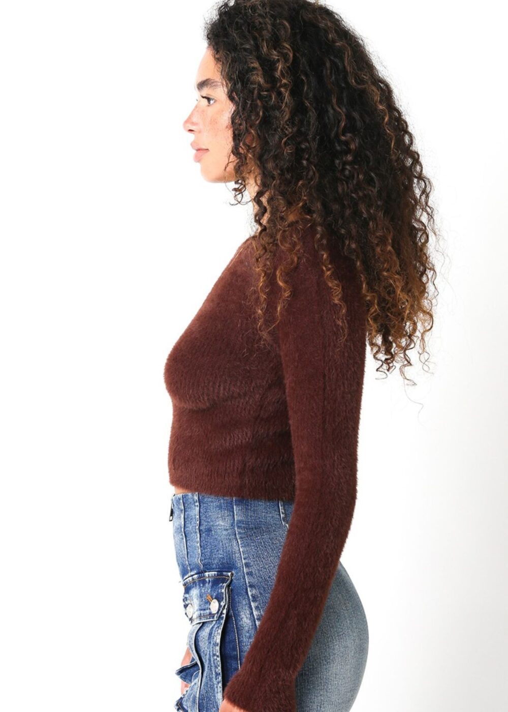 BROWN CROPPED FUZZY SWEATER