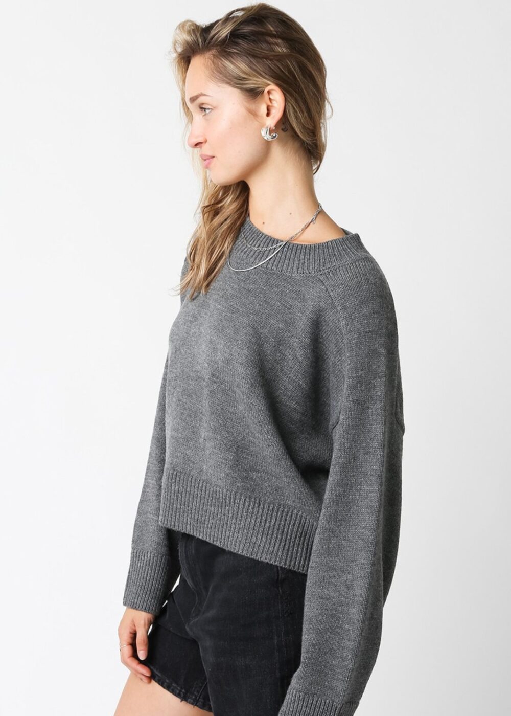 GREY CREW NECK SWEATER