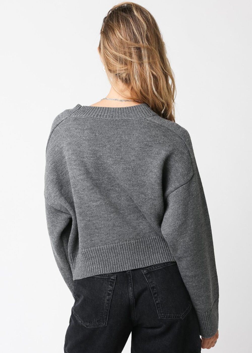 GREY CREW NECK SWEATER