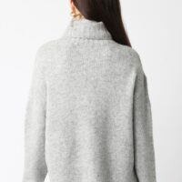 GREY FUZZY TURTLENECK SWEATER