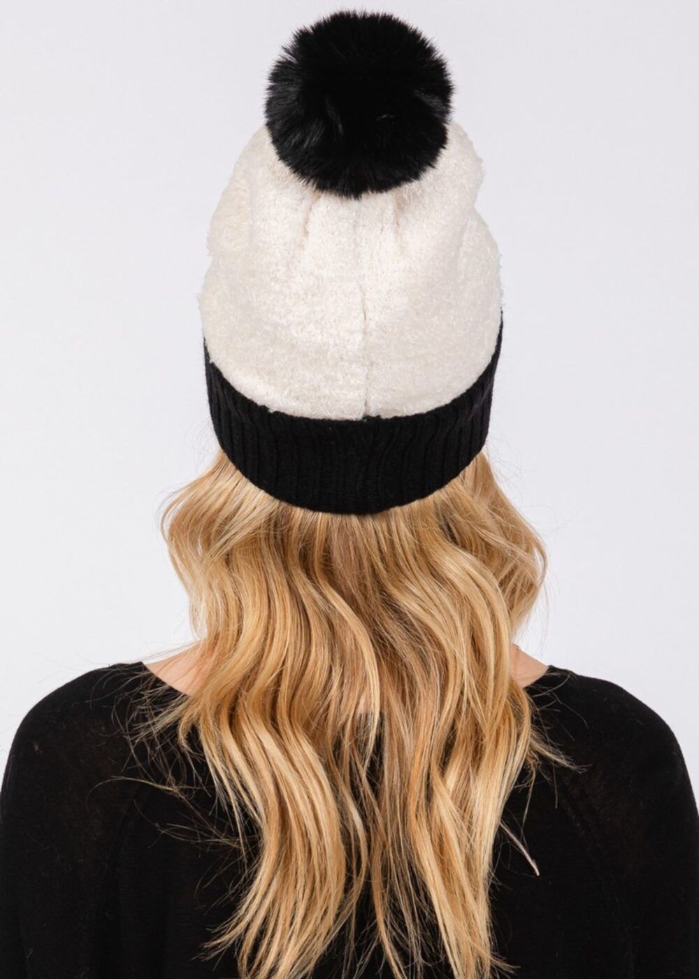 BLACK AND WHITE BEANIE