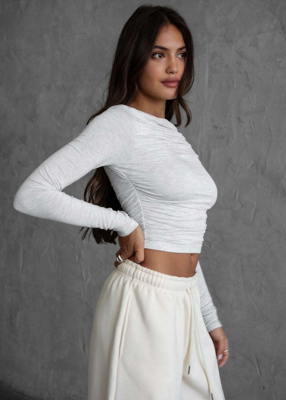 HEATHER WHITE RUCHED LONG SLEEVE TOP