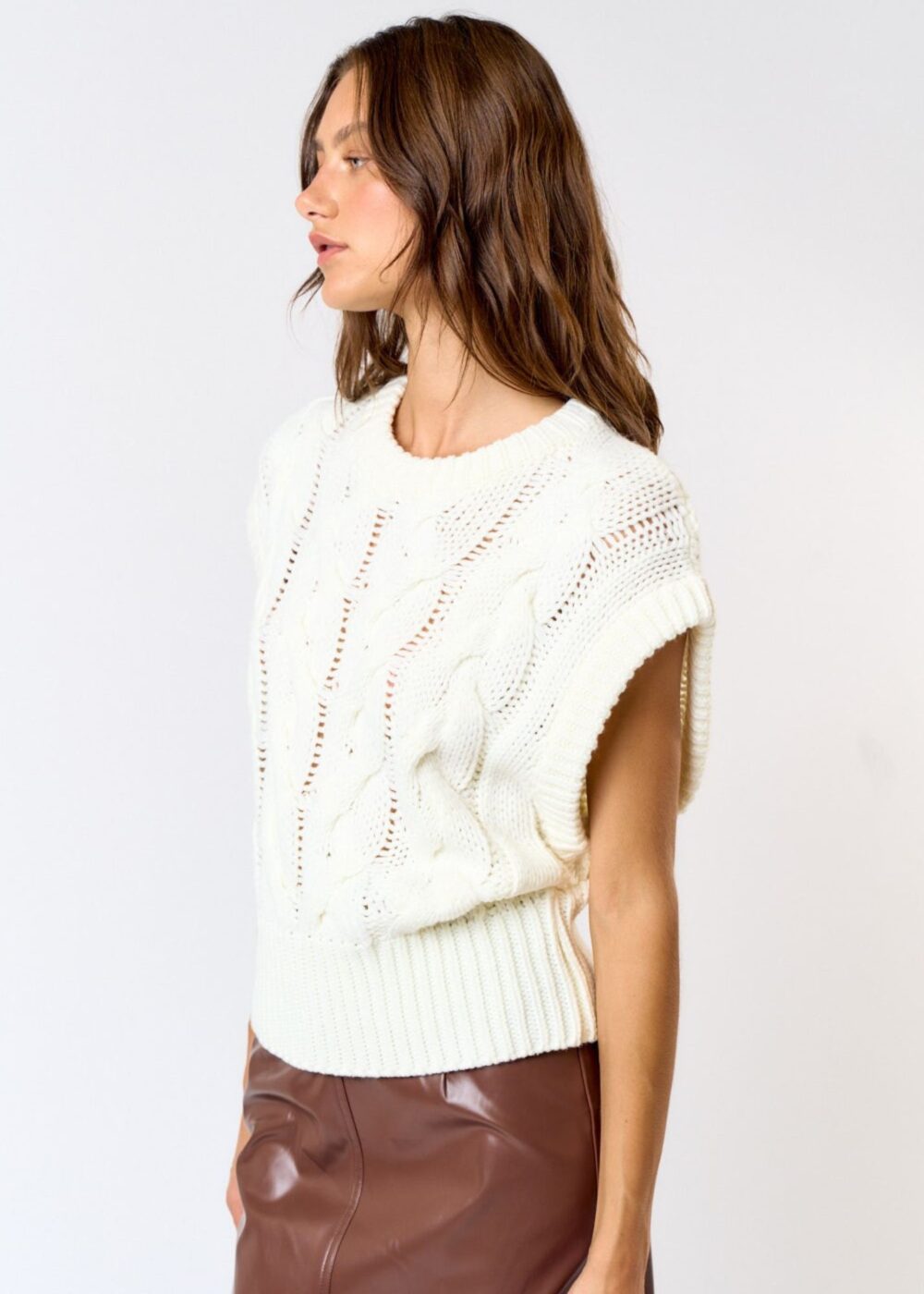 IVORY CABLE KNIT SWEATER VEST