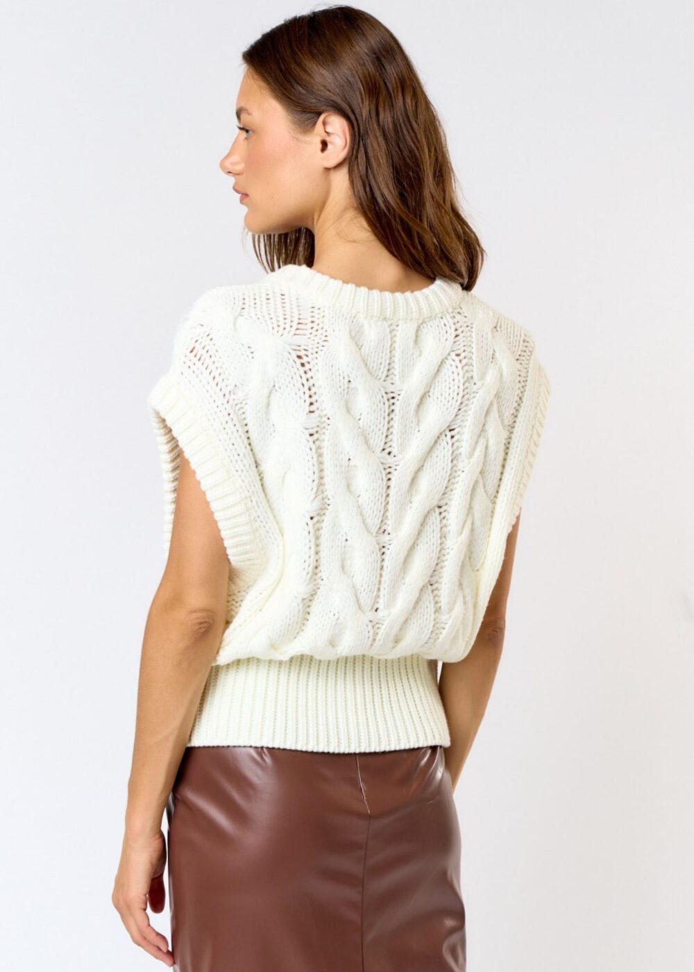 IVORY CABLE KNIT SWEATER VEST