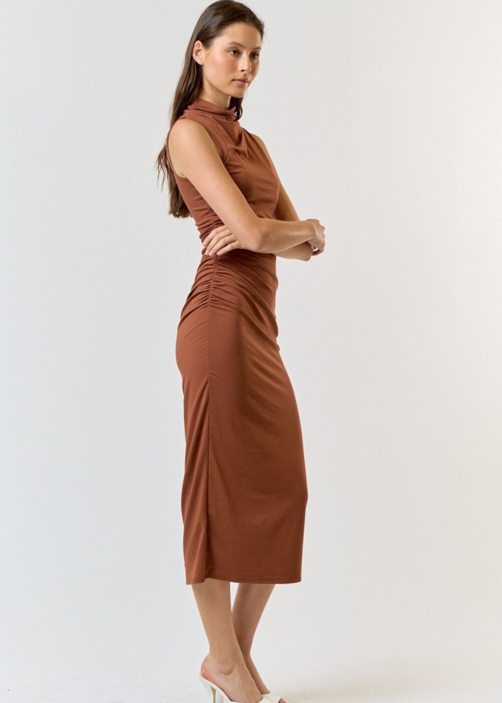 BROWN RUCHED MIDI DRESS