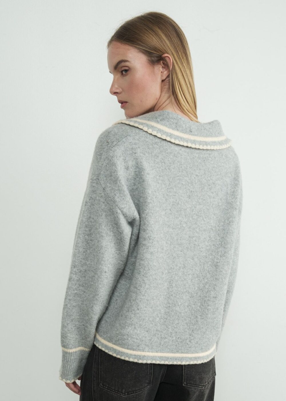 GREY SWEATER WITH CREAM TRIM