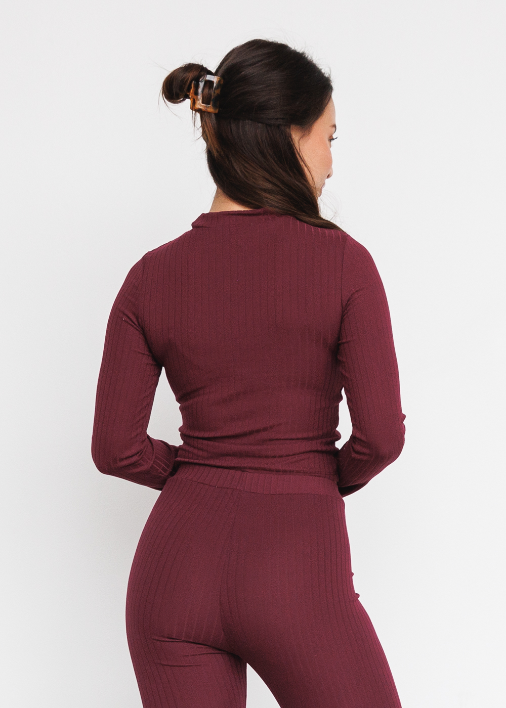 BURGUNDY RIBBED KNIT TOP