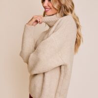 CREAM TURTLENECK SWEATER