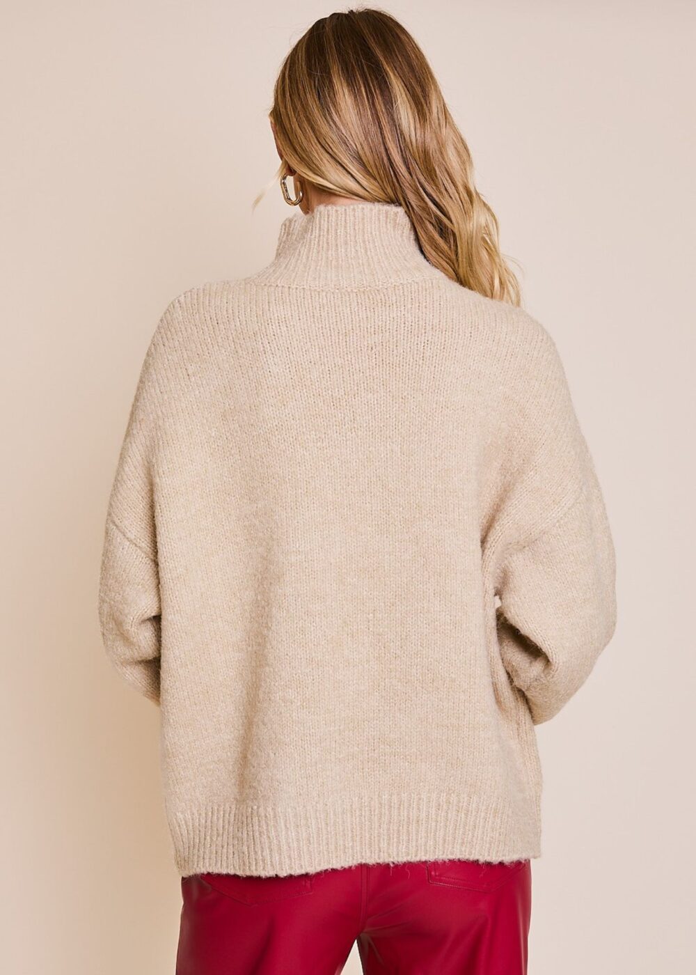 CREAM TURTLENECK SWEATER