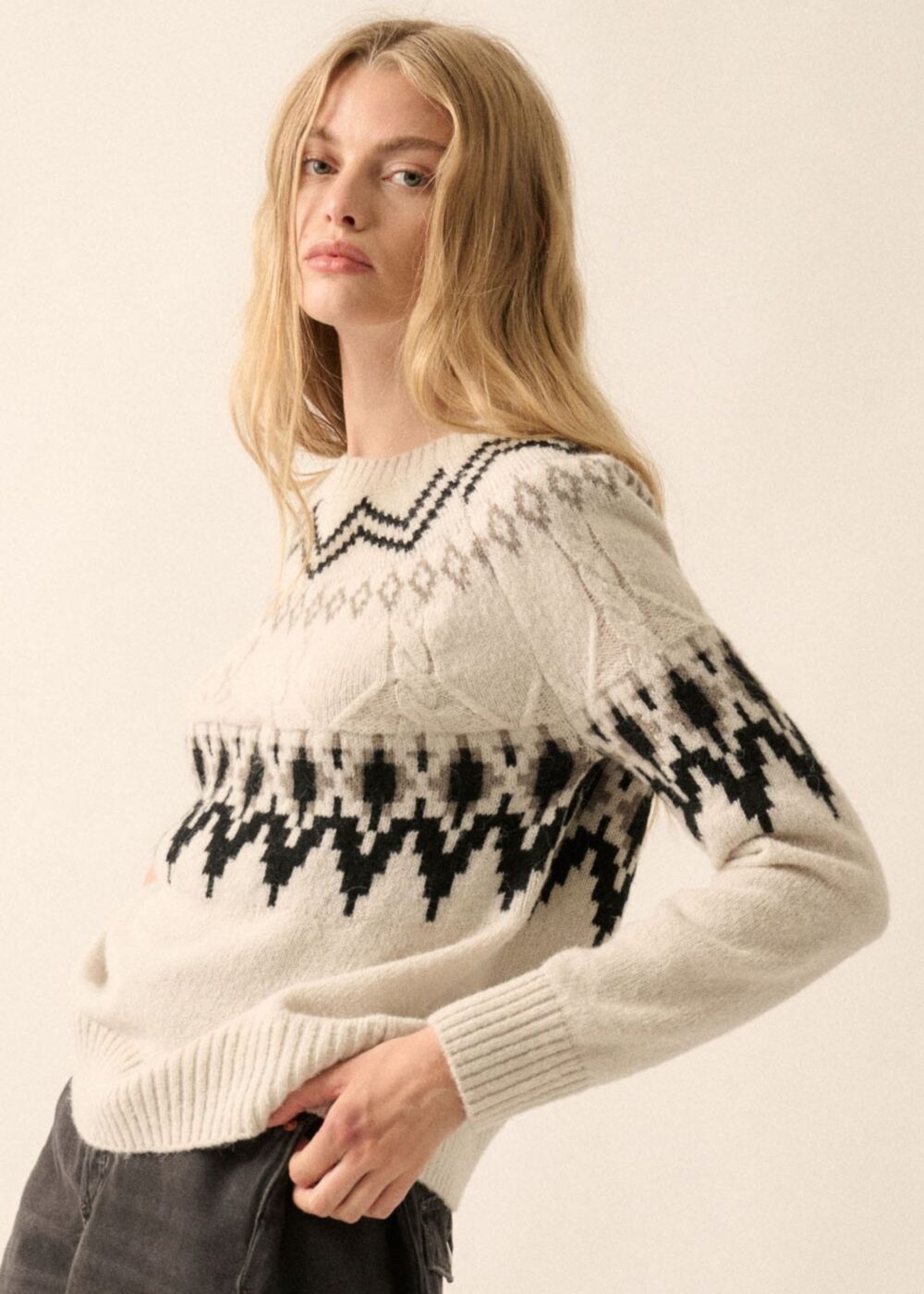 SILVER GREY ALPINE KNIT SWEATER