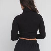 BLACK TURTLENECK CROP TOP