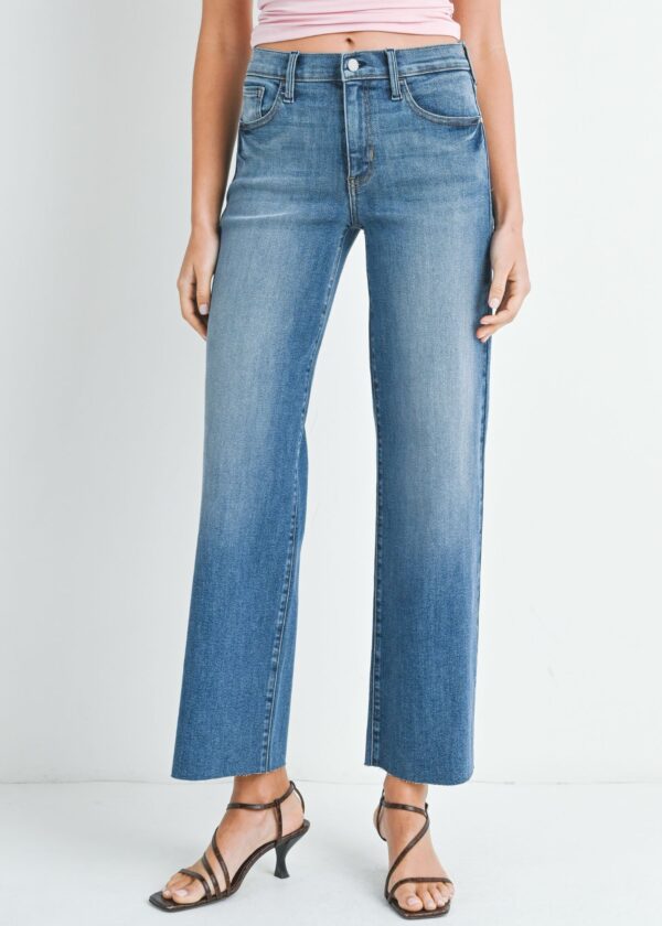 MEDIUM WASH WIDE LEG JEANS