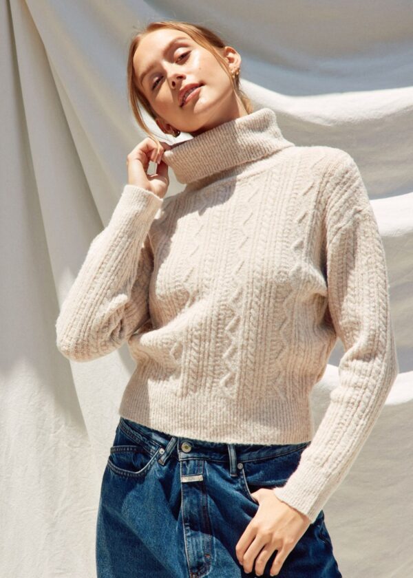 IVORY CABLE KNIT TURTLENECK SWEATER