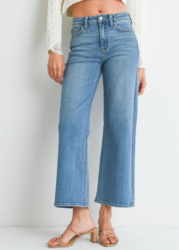 MEDIUM WASH SLIM WIDE LEG JEANS