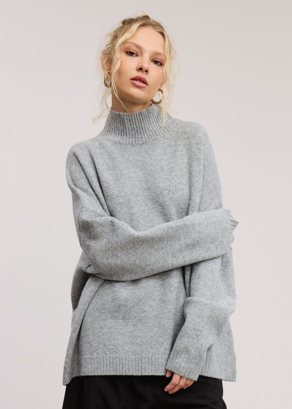 HEATHER GREY OVERSIZED TURTLENECK SWEATER