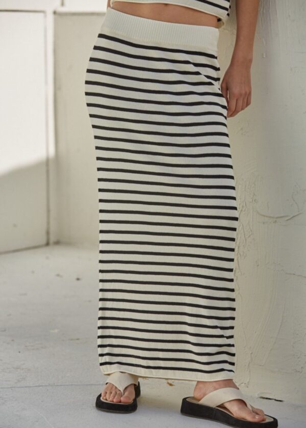 IVORY AND BLACK STRIPE KNIT MAXI SKIRT