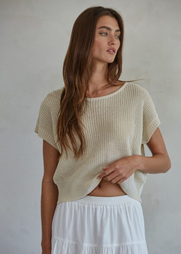 CREAM SHORT SLEEVE SWEATER TOP