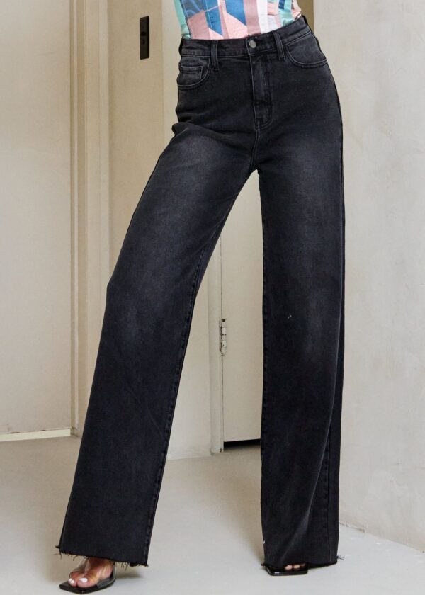 BLACK WIDE LEG JEANS