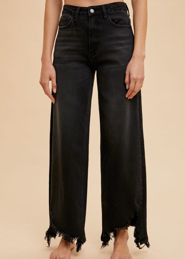 BLACK DISTRESSED HEM JEANS