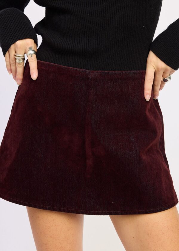 WINE FAUX SUEDE MINI SKORT