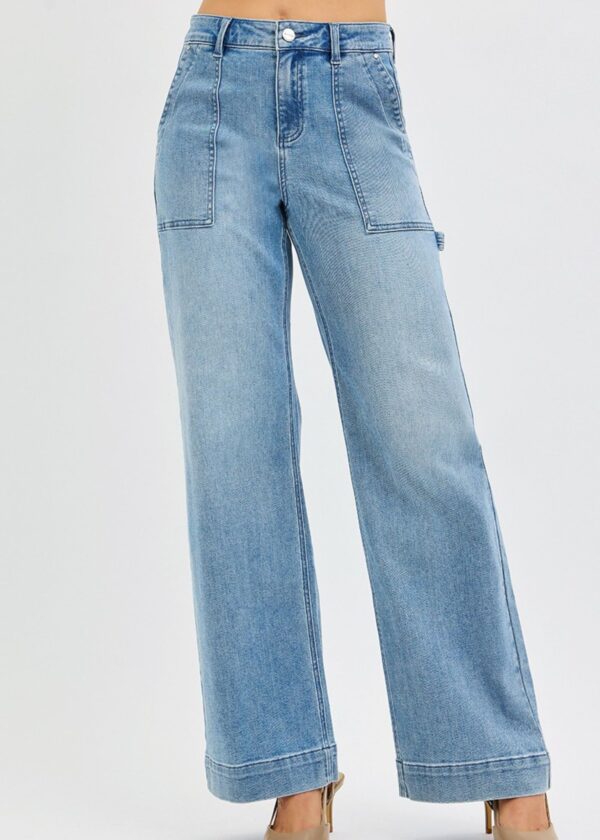 MEDIUM WASH STRAIGHT LEG JEANS WITH UTILITY POCKETS