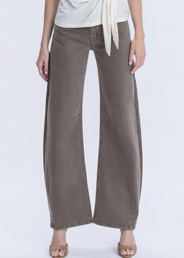 WASHED BROWN BARREL LEG JEANS