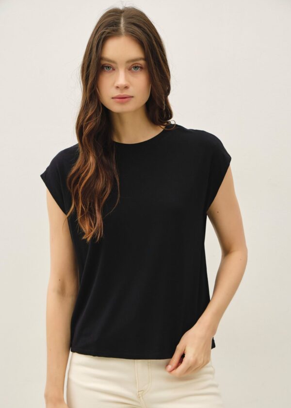 BLACK CAP SLEEVE T-SHIRT