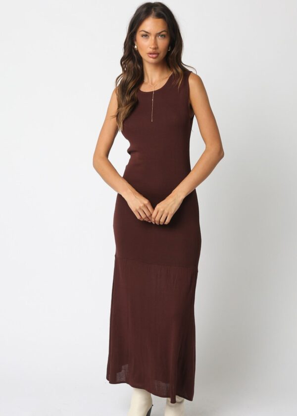 BROWN KNIT FLOUNCE HEM MAXI DRESS