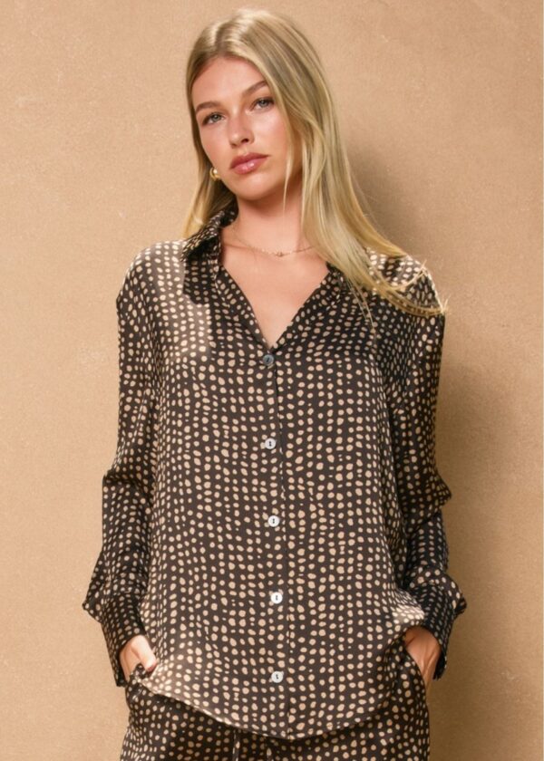 UMBER AND TAUPE ABSTRACT POLKA DOT SATIN BUTTON UP TOP
