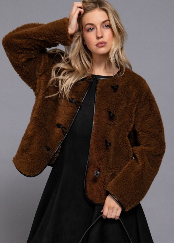 BROWN FLUFFY FAUX FUR JACKET WITH TOGGLE BUTTON CLOSURE